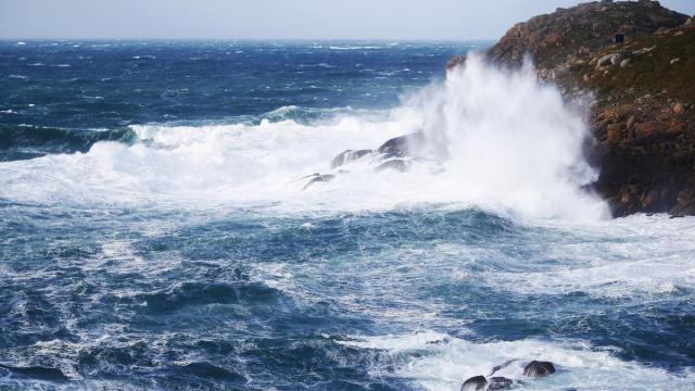 Grandes olas en el mar