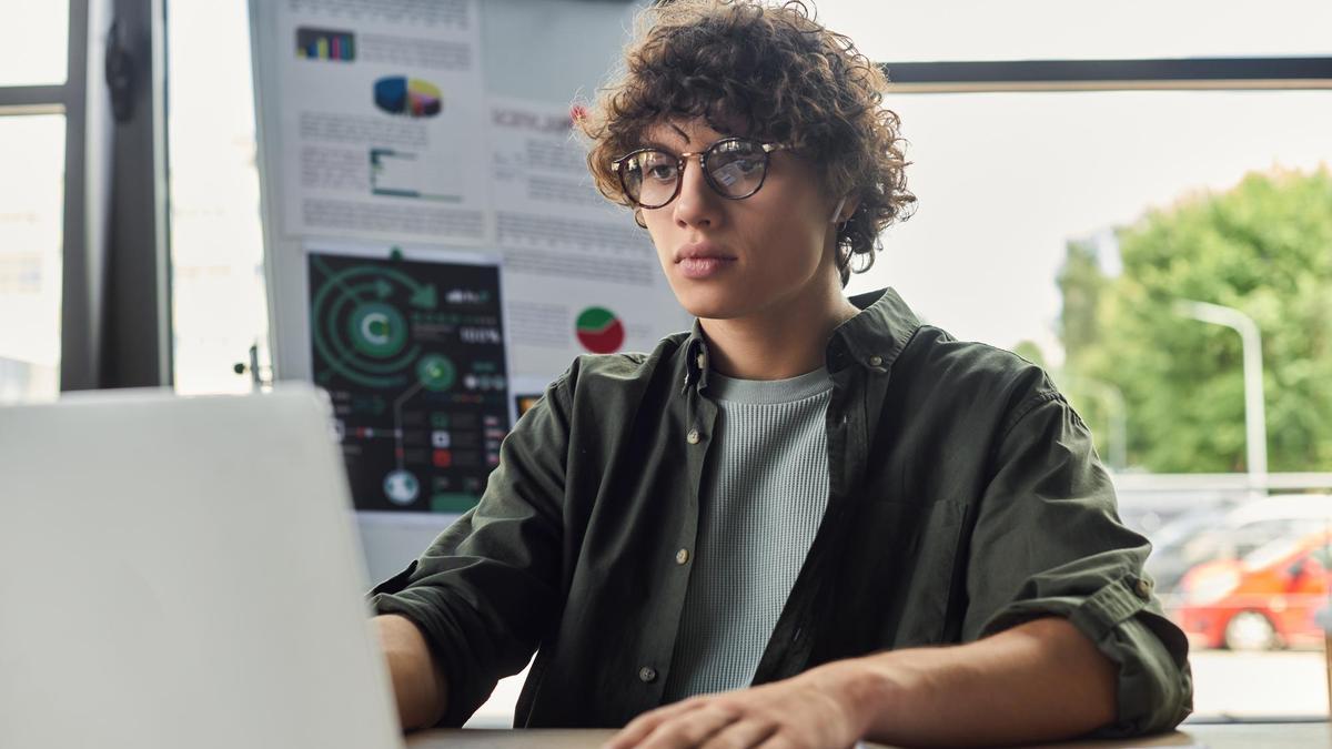 Muchas empresas ya consideran clave el uso de la IA en el trabajo.