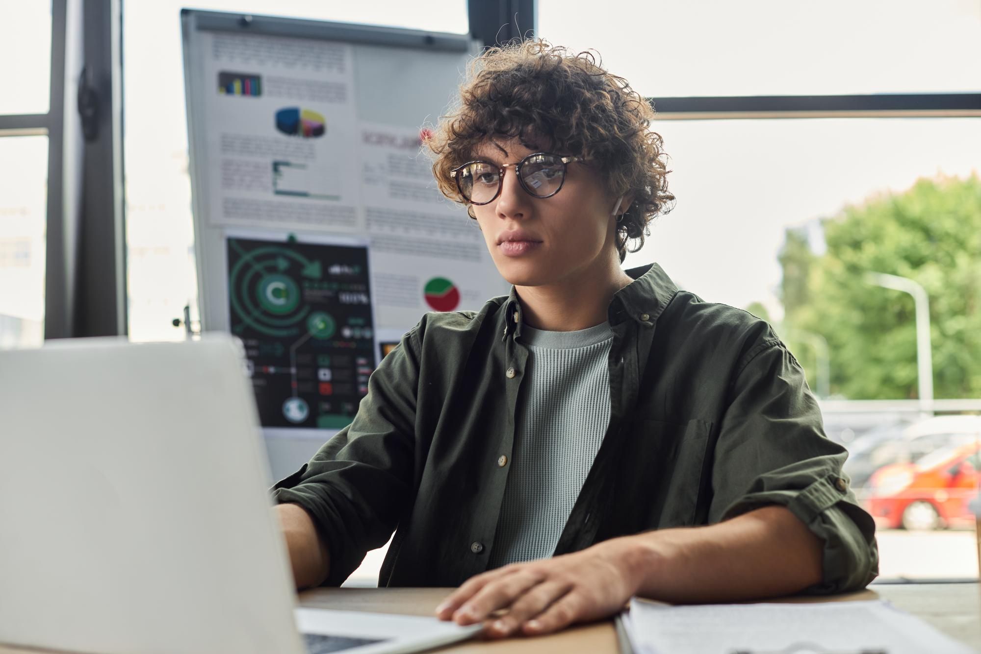 Muchas empresas ya consideran clave el uso de la IA en el trabajo.