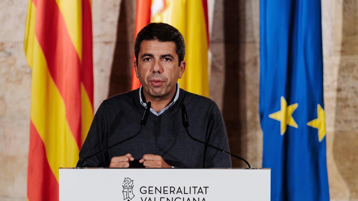 El presidente de la Comunitat Valenciana, Carlos Mazón, durante una declaración ante los medios.