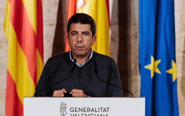 El presidente de la Comunitat Valenciana, Carlos Mazón, durante una declaración ante los medios.