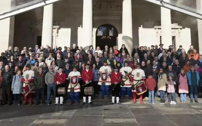 San Prudentzio eta Estibalizko Andre Mariaren jaiak iragartzeko kartel lehiaketa abiatu du Arabako Aldundiak.