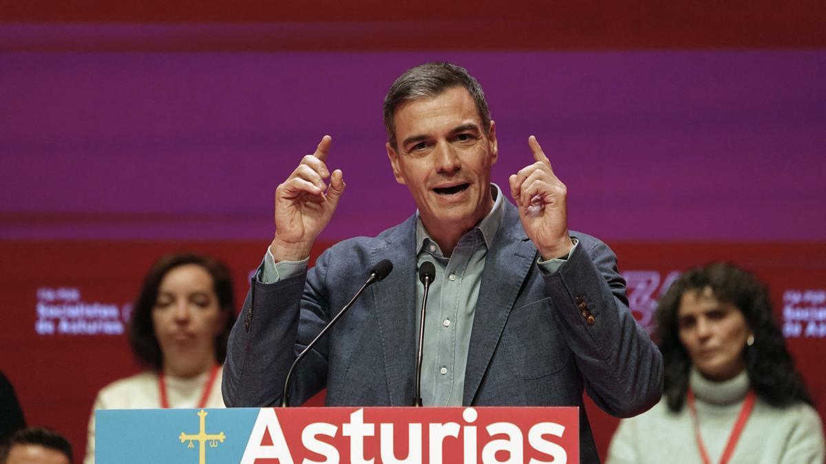 El secretario general del PSOE y presidente del Gobierno, Pedro Sánchez, inaugura el 34 congreso de la Federación Socialista Asturiana (FSA-PSOE) este viernes en Avilés