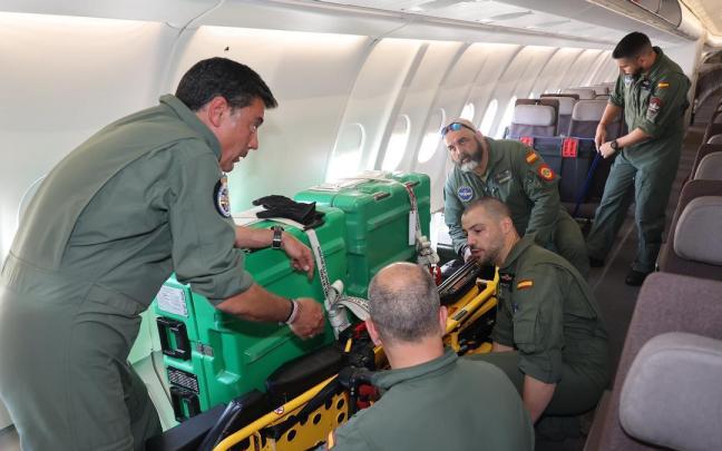 Interior del avión medicalizado para la repatriación de Álex. / Iñaki Gómez/ Ministerio de Defensa Interior del avión medicalizado para la repatriación de Álex.