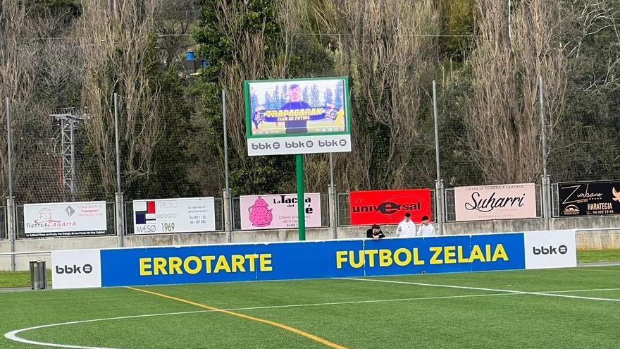 Homenaje a Lander Sollano en el campo de fútbol del C.F. Trapagaran