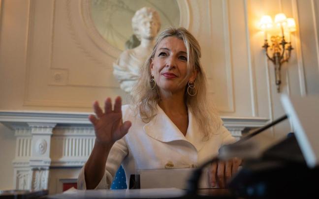 Yolanda Díaz asiste a los cursos de APIE.