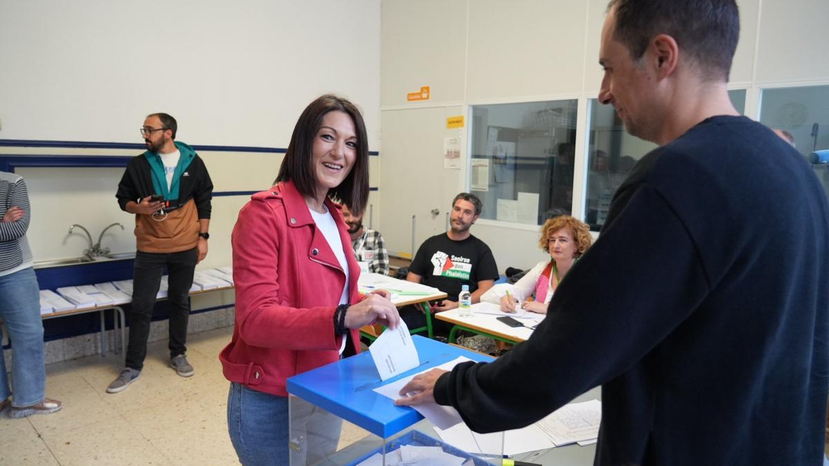 Oihane Agirregoitia, al acudir este domingo a votar.