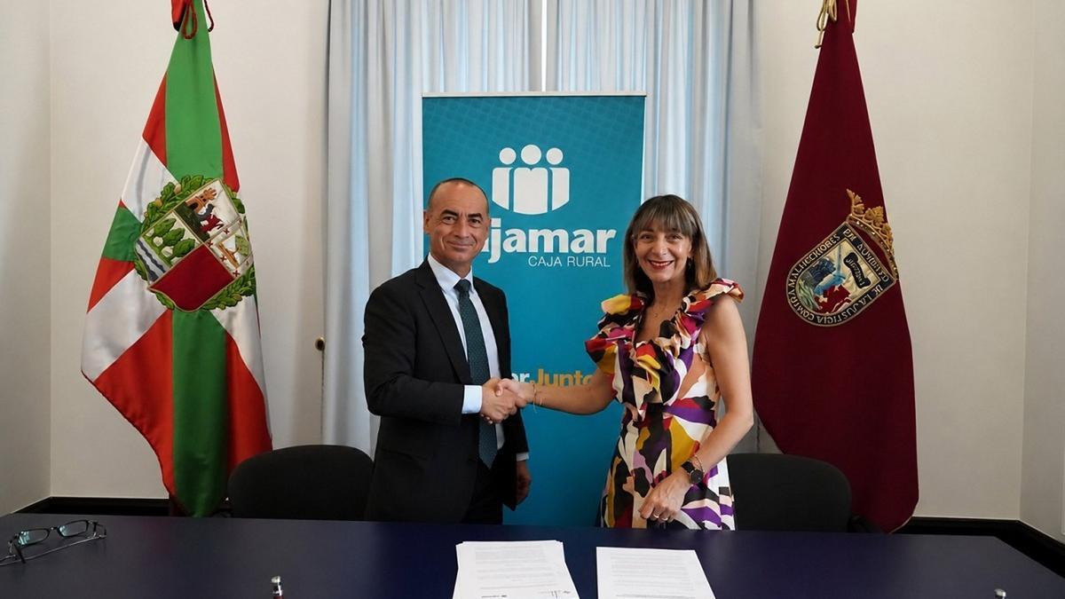 Cajamar Arabako Aldundiaren abal programara batu da, gazteei etxebizitza erosten laguntzeko.
