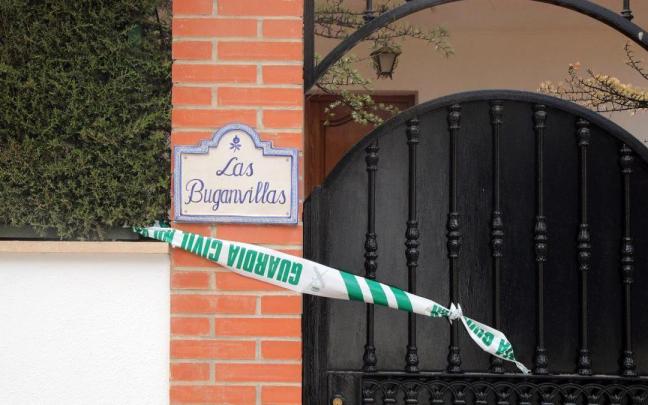 Vivienda en la que fueron hallados muertos la mujer y su hijo de tres años.