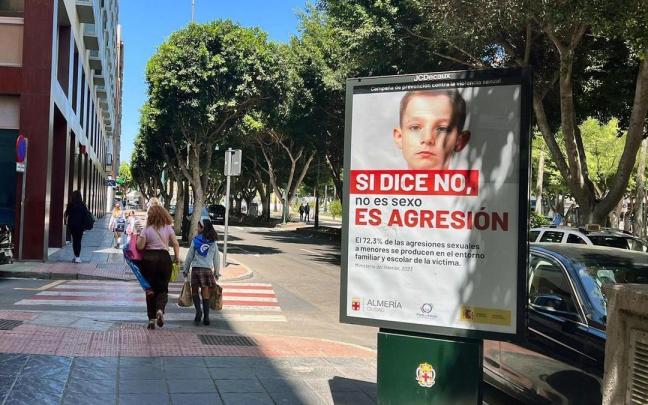 El polémico cartel contra las agresiones sexuales a menores ya ha sido retirado. / EFE El polémico cartel contra las agresiones sexuales a menores ya ha sido retirado.