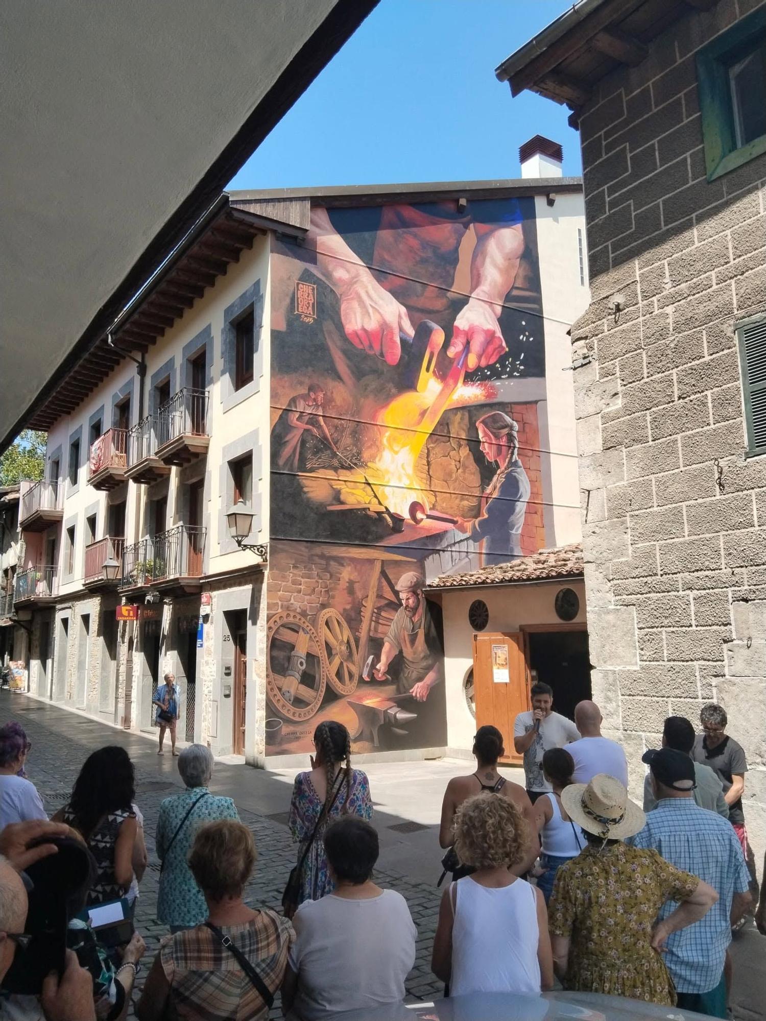 Acto inaugural del mural homenaje a la fragua el pasado 29 junio en Artziniega