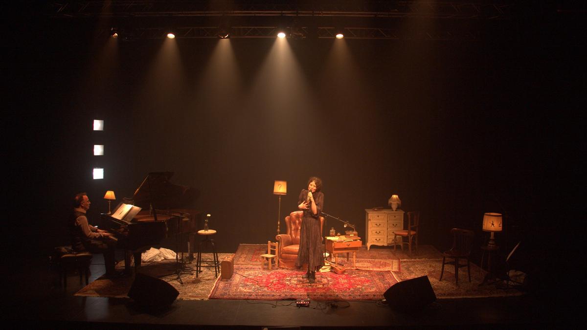 Escena de 'Hegoak', que Kulunka Teatro traerá con motivo del Día de la Poesía.