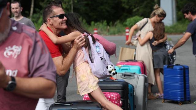 Llegada de los niños, el pasado 1 de julio, a Irun / Noticias de Gipuzkoa -Iker Azurmendi