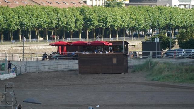 Intoxicación de un joven de Elgoibar que pidió un mosto en el chiringuito de la playa de Ondarbeltz. Rubén Plaza