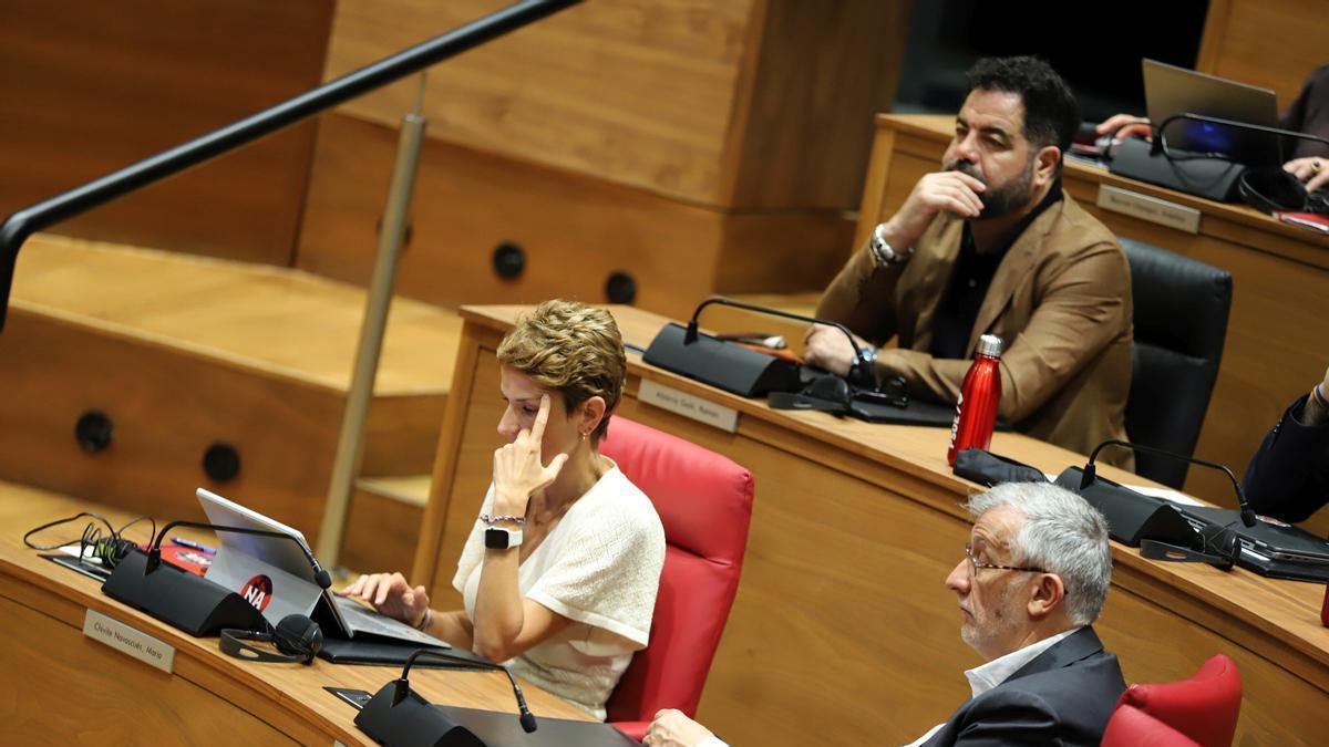 María Chivite y Ramón Alzórriz, durante un pleno. Javier Bergasa