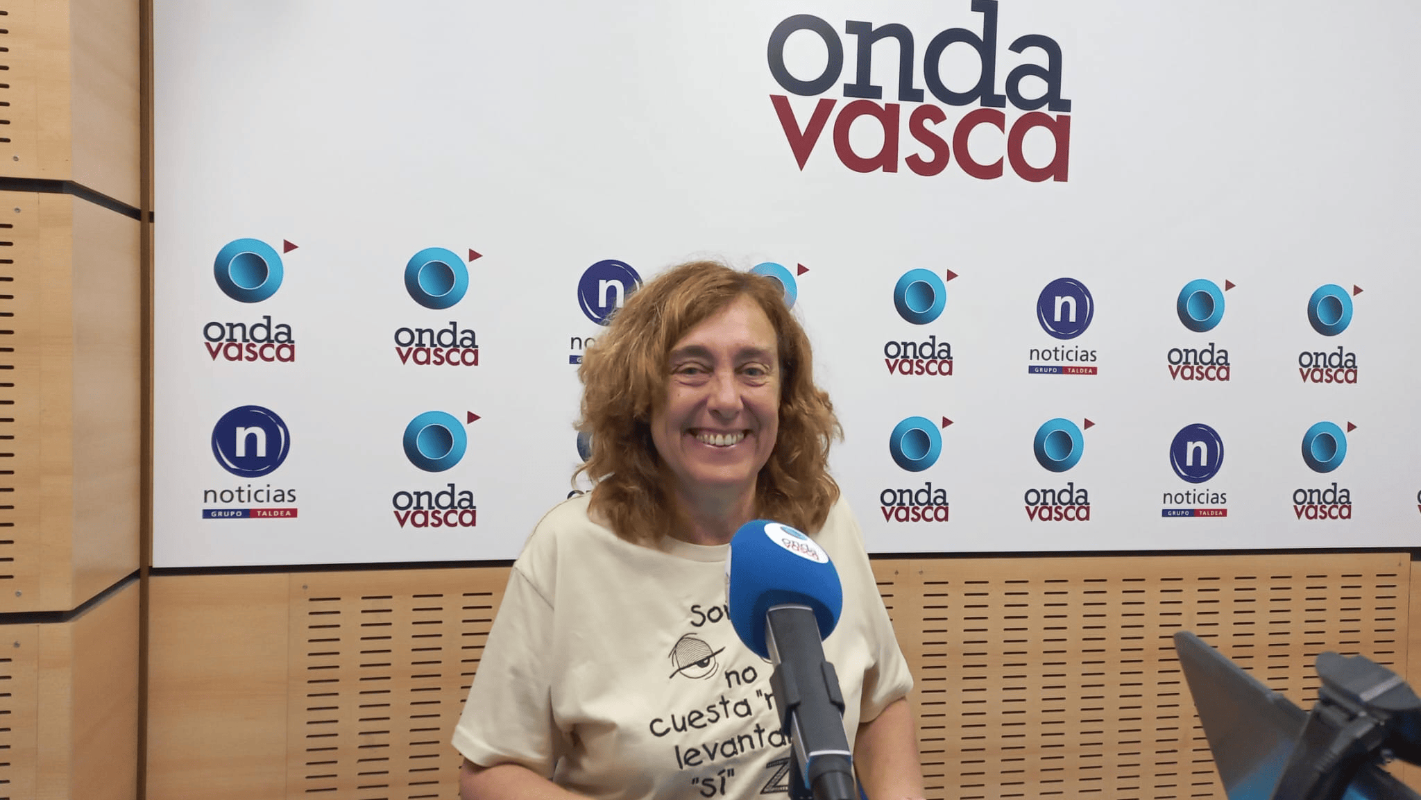 Susana García Chueca en los estudios de Onda Vasca
