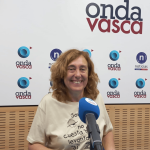 Susana García Chueca en los estudios de Onda Vasca