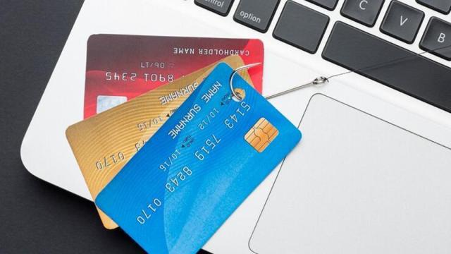 La DGT no comunica sanciones ni gestiona el cobro de multas a través del correo electrónico. Freepik