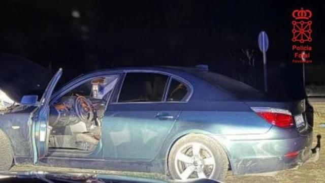 Momento de la intervención con el vehículo en la N113. Cedida