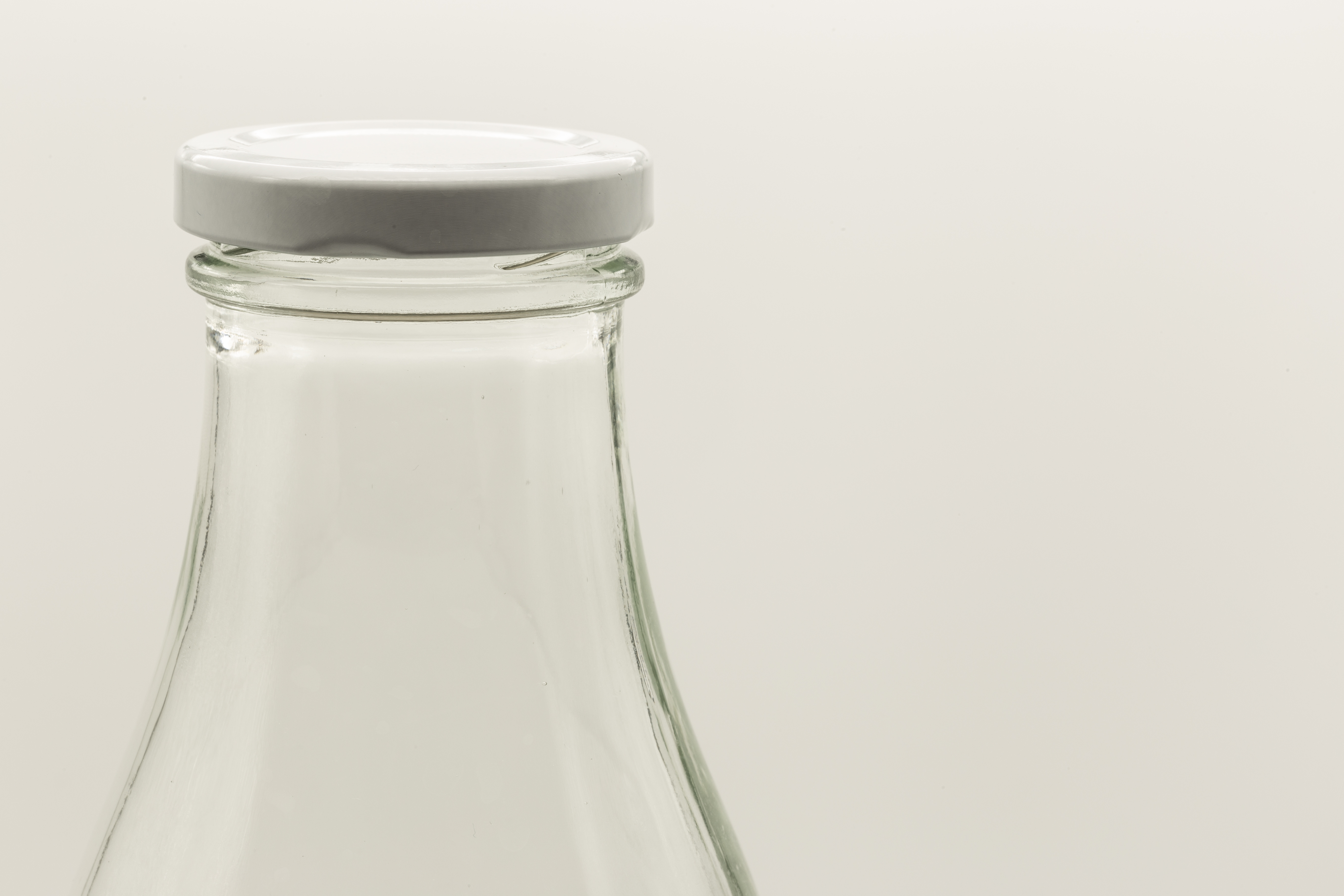Una botella de vidrio. FREEPIK