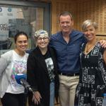 Miembros de la Asociación de afectadas por el cáncer de mama metastásico de Euskadi MAITE ETA BIZI en los estudios de ONDA VASCA