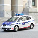 Un coche de la Ertzaintza, ante el juzgado. Foto: Departamento de Seguridad del Gobierno Vasco.