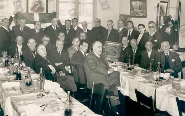 Comida de Sabindiar Batza con motivo del centenario del nacimiento de Sabino de Arana y Goiri