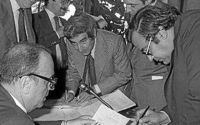 Firma de la Constitución española de 1978