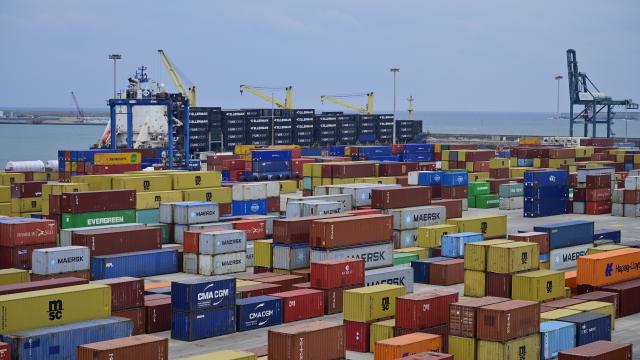 Contenedores en el Puerto de Bilbao. EP