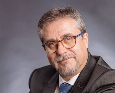 El Catedrático de Inmunología Alfredo Corell