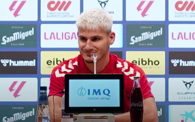 Cristian Gutiérrez, durante su presentación. IMAGEN: SD Eibar Cristian Gutiérrez, durante su presentación. IMAGEN: SD Eibar