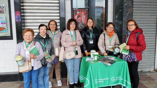 Un grupo de voluntarias de la AECC en Bizkaia