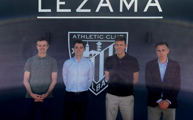 Mikel González y Sergio Navarro, escoltados esta mañana en Lezama por Jon Uriarte y Jon Berasategi Mikel González y Sergio Navarro, escoltados esta mañana en Lezama por Jon Uriarte y Jon Berasategi