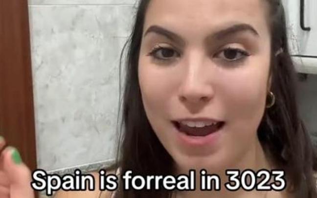 La joven, en su vídeo.