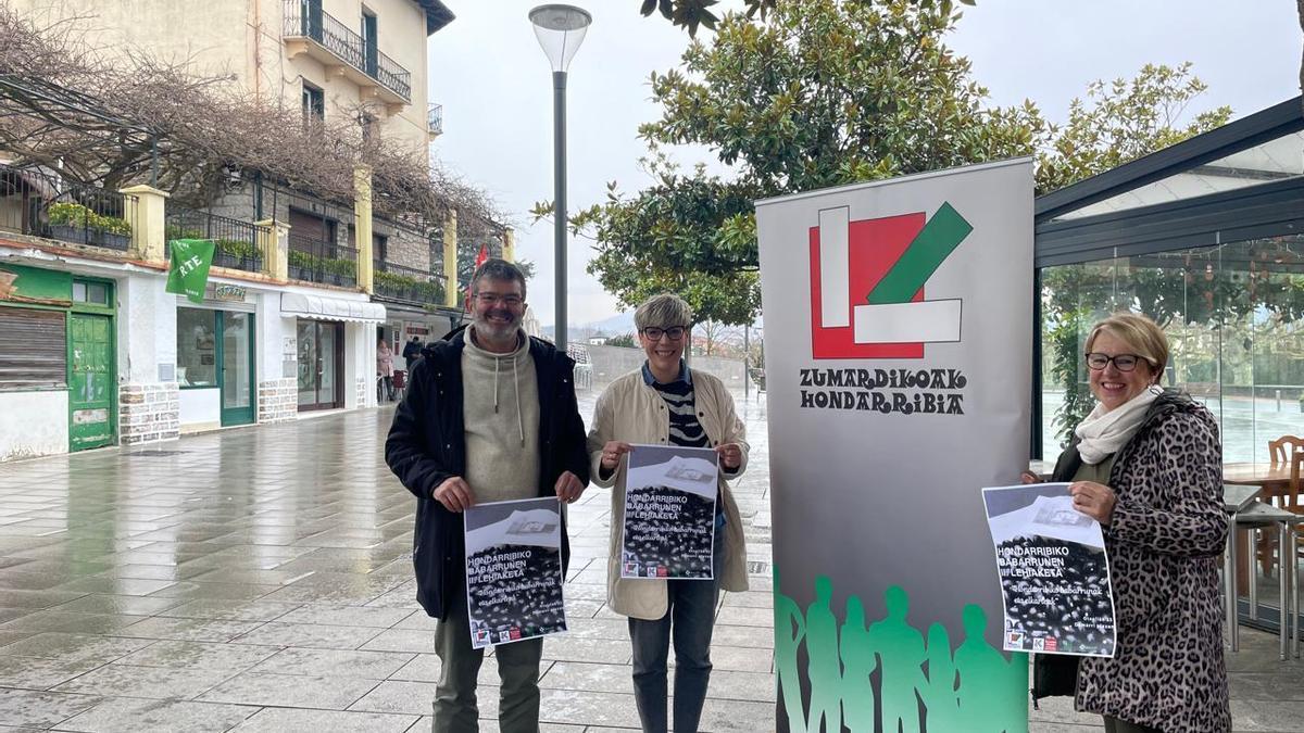 Representantes de Zumardikoak Elkartea en la presentación del Campeonato de Alubias de Hondarribia.