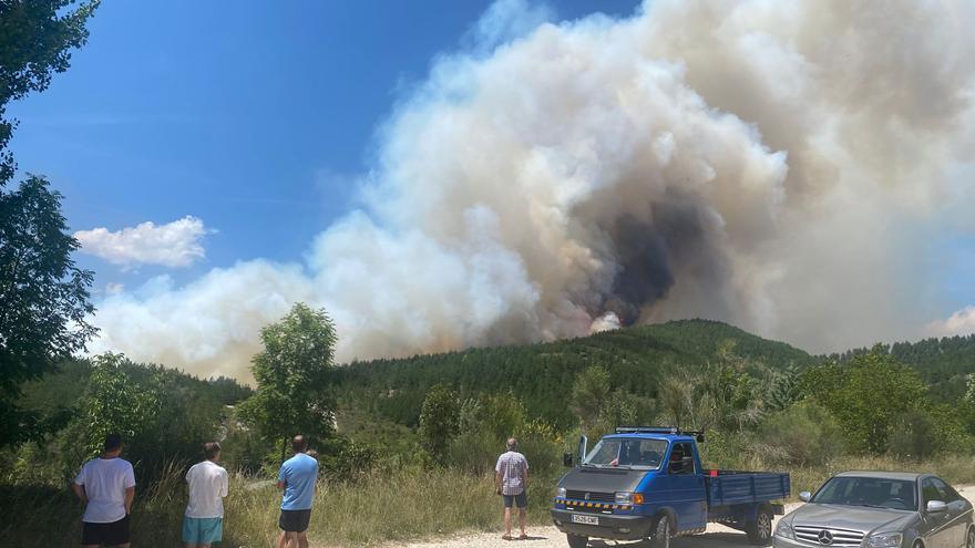 Otra perspectiva del incendio de Olloki