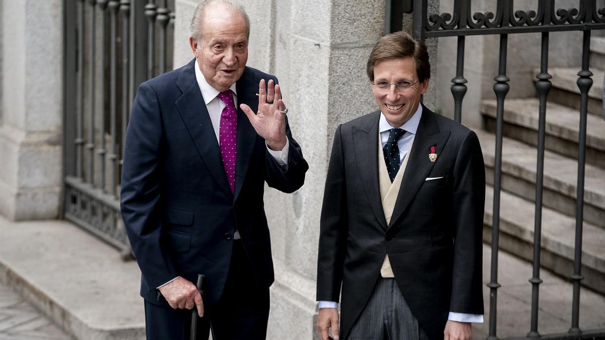 Almeida con el rey emérito.