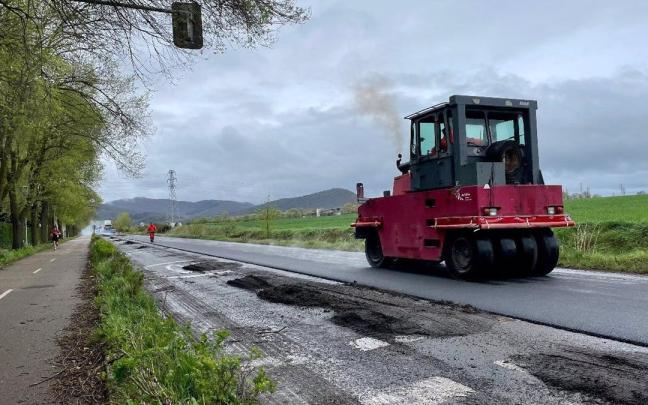 Gasteizko Udalak 1,5 milioi euro inbertituko ditu BEIk kaltetutako sei kale eta gune asfaltatzeko.