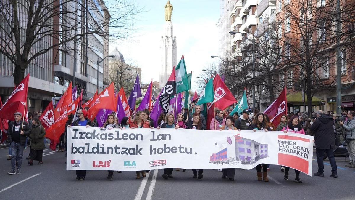 Manifestación en Bilbao de los profesores de la educación pública.