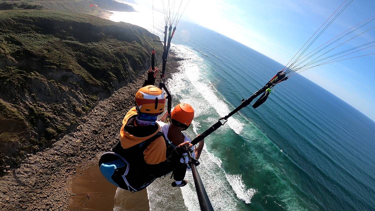 Volar en parapente es una actividad muy tranquila, relajante y segura.