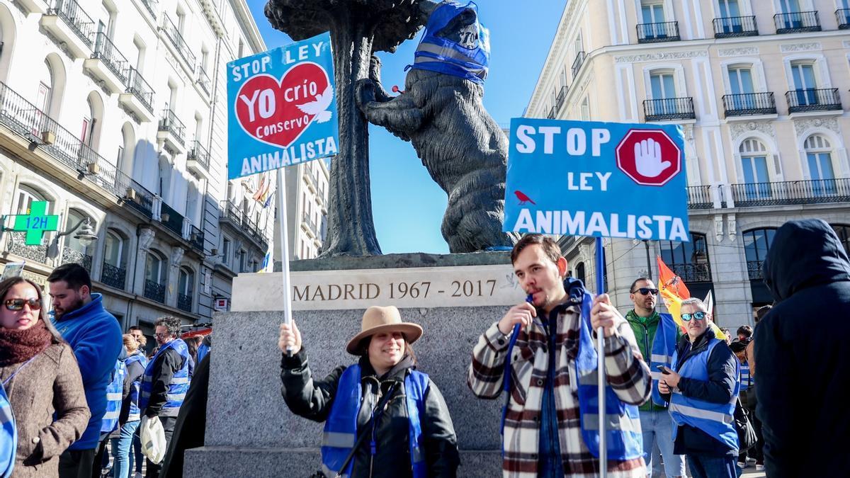 Protesta contra la norma de bienestar animal.