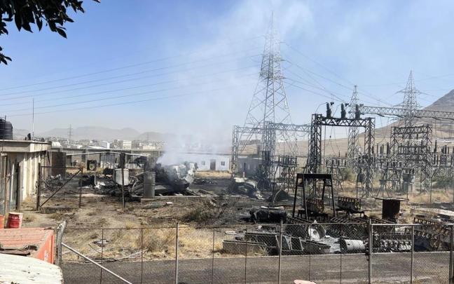 Imagen de archivo de un ataque israelí contra infraestructuras de Saná.