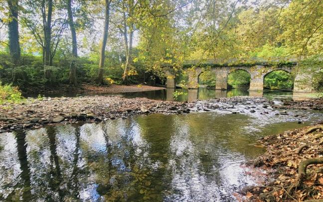 El río Urola a su paso por Aizarnazabal.