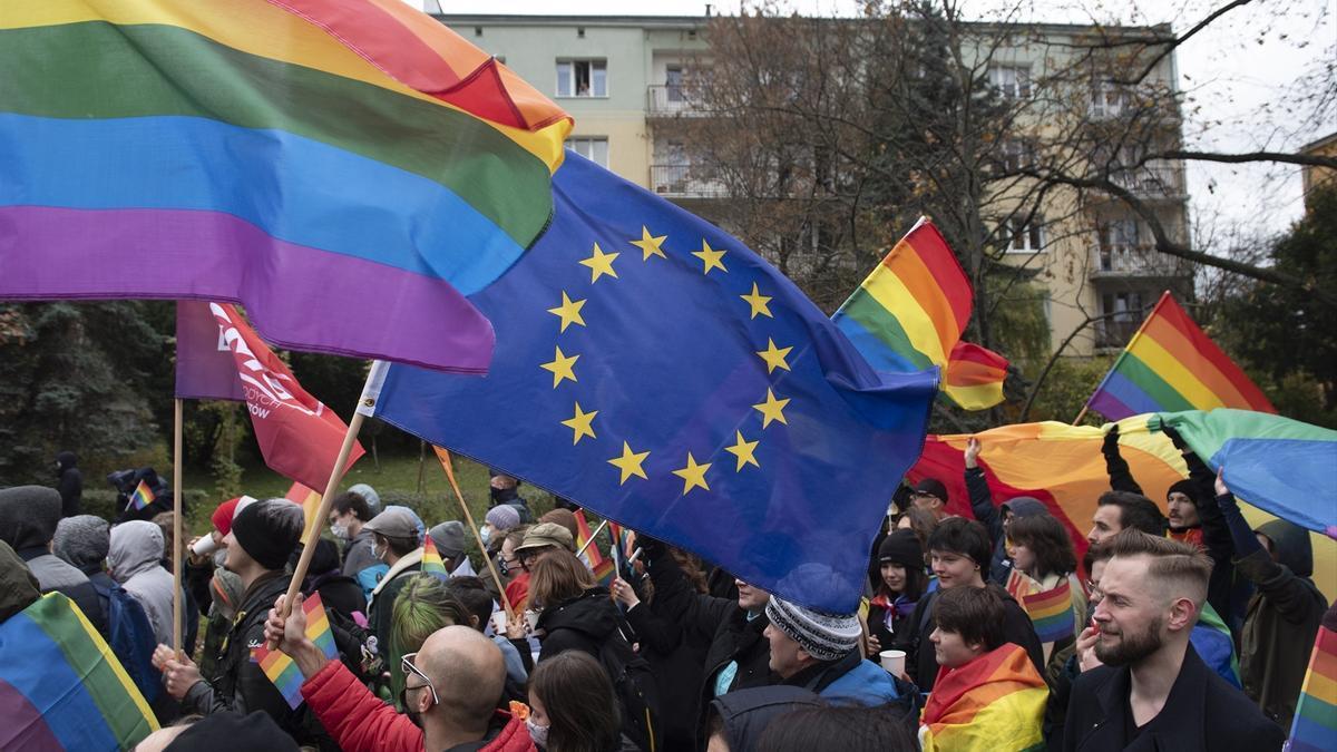 Imagen de archivo de una manifestación por los derechos LGBT en Polonia.