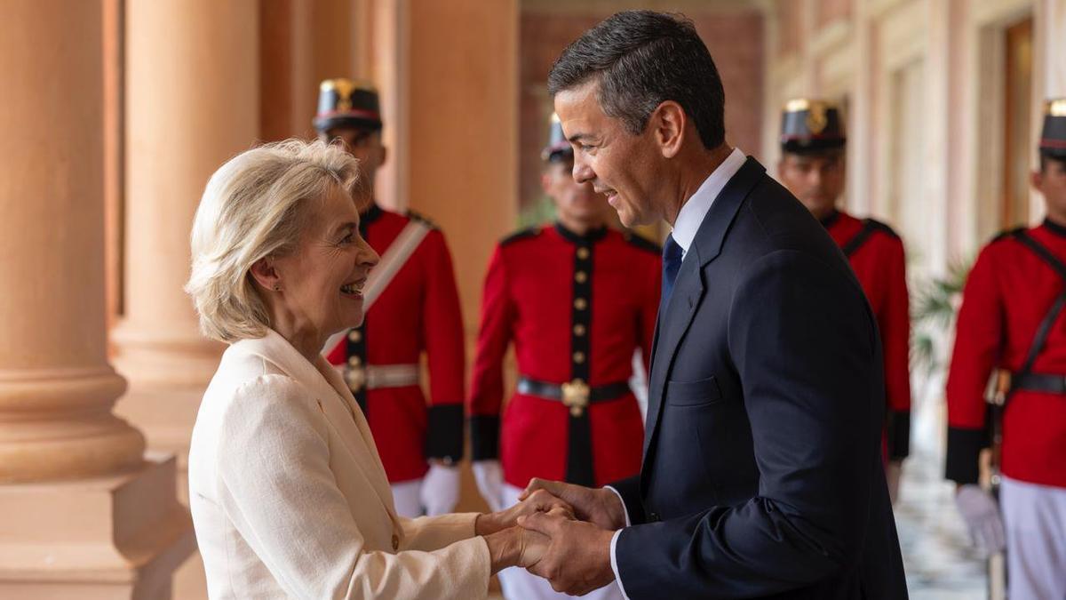 Von der Leyen y Costa, antes de la firma del acuerdo.