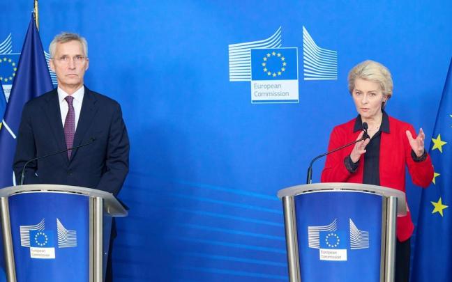 El secretario general de la OTAN, Jens Stoltenberg, y la presidenta de la Comisión Europea, Ursula von der Leyen, en su comparecencia conjunta el 11 de enero de 2023. El secretario general de la OTAN, Jens Stoltenberg, y la presidenta de la Comisión Europea, Ursula von der Leyen, en su comparecencia conjunta el 11 de enero de 2023.