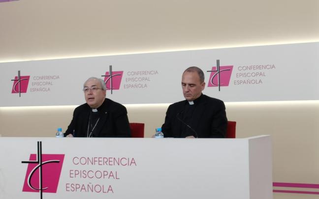 El secretario general de la CEE en una rueda de prensa posterior a la 128 reunión de la Asamblea Plenaria