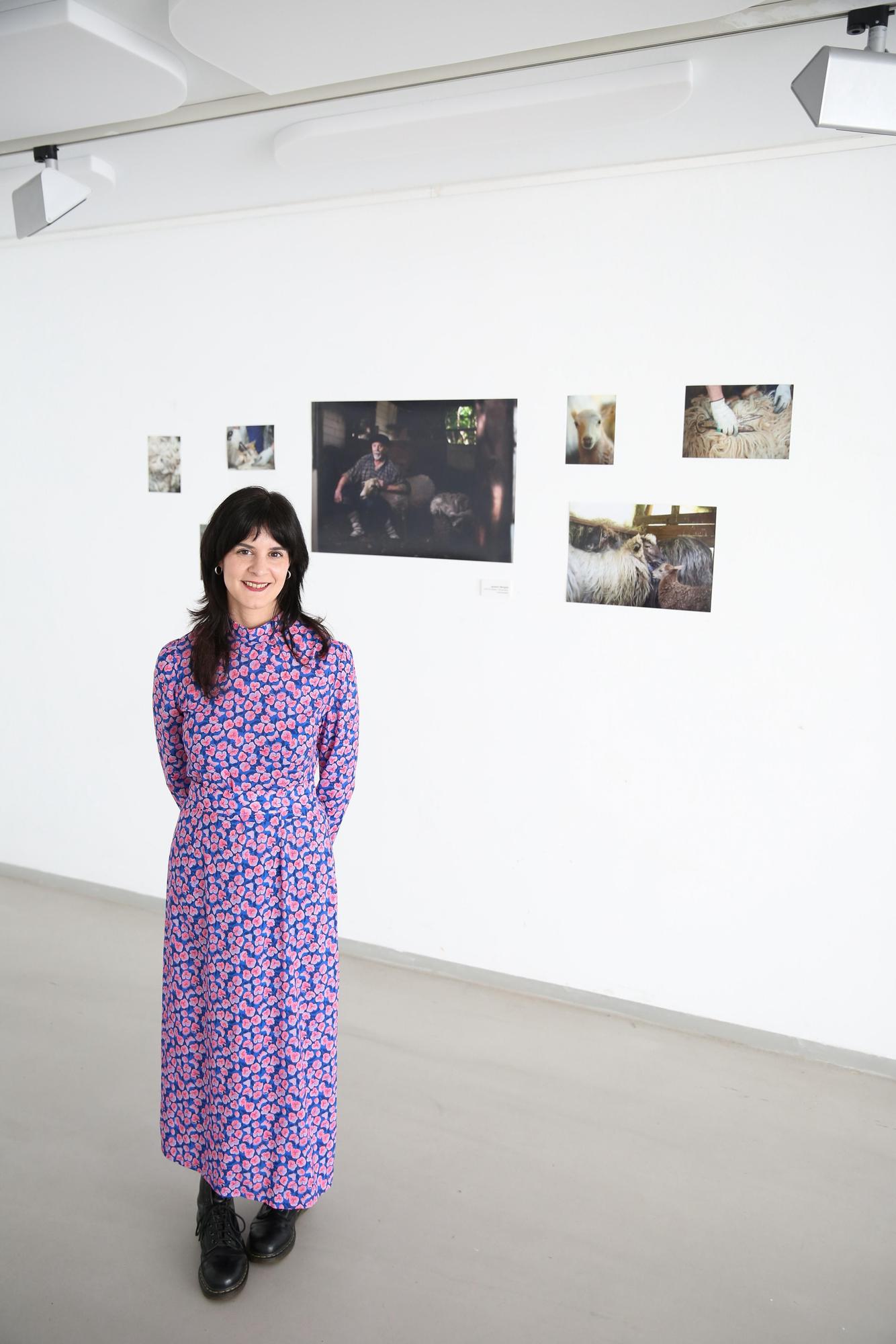 Domínguez en la kultur etxea, que alberga su exposición hasta este 24 de abril.