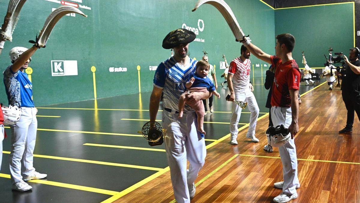 Aritz Juanenea superó a Endika Barrenetxea por 27-30 en la final del Individual Eusko Label de remonte.