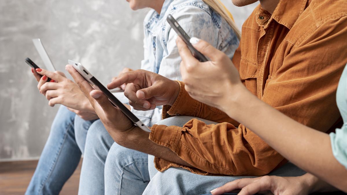 Los ciudadanos apoyan que se restrinja el uso de dispositivos móviles